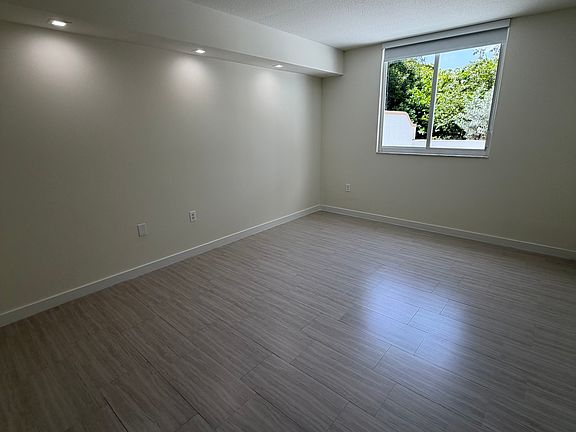 5th image of 445 NE 39th St #121