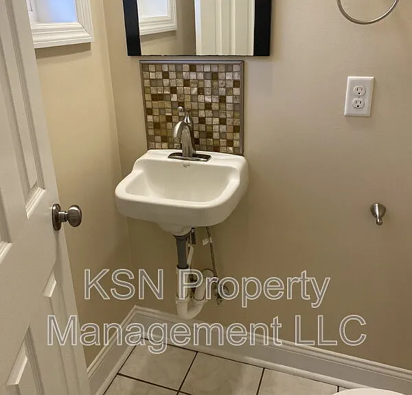1509 Ott St — Photo 12