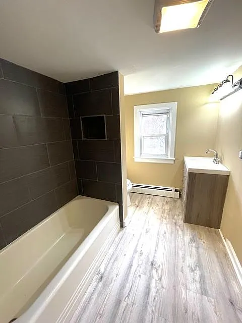 2 bed, 2100 sqft, $2,300 — Photo 4