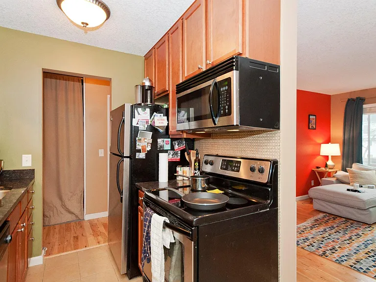 2212 Aldrich Ave S #305 — Photo 8
