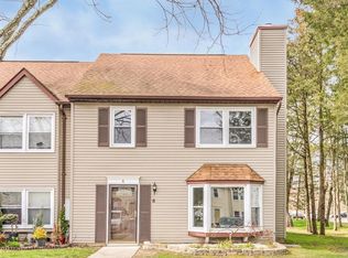 8 Colonial Ct, Jackson, NJ 08527