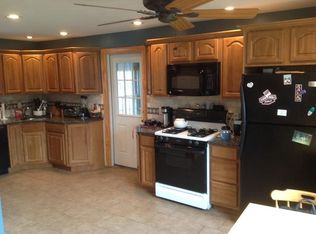 16 Center St, Westport, MA 02790