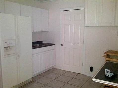 4th image of 4028 Lenox Blvd