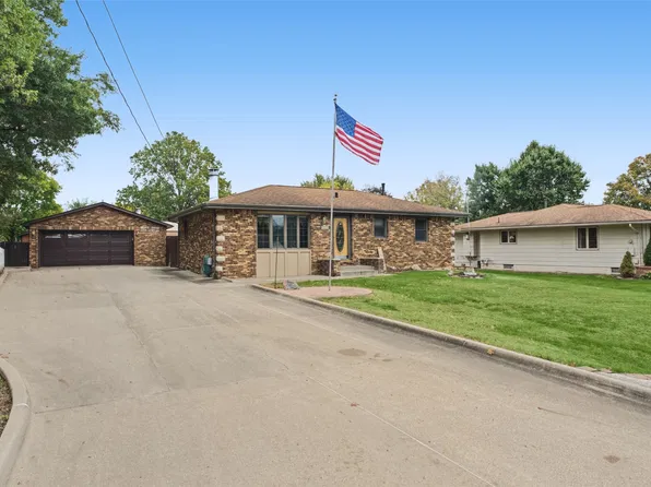 6653 NW 4th St, Des Moines, IA 50313