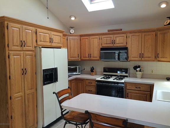 2nd image of 432 Prospect Ave