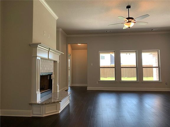 5th image of 524 Harvest Grove Dr