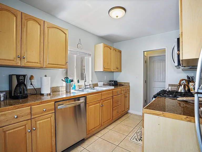 815 El Carmel Pl — Photo 16