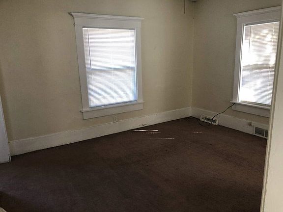 3rd image of 208 W 6th St