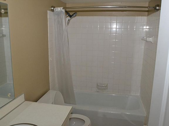 4th image of 1309 Greeley St S APT 3