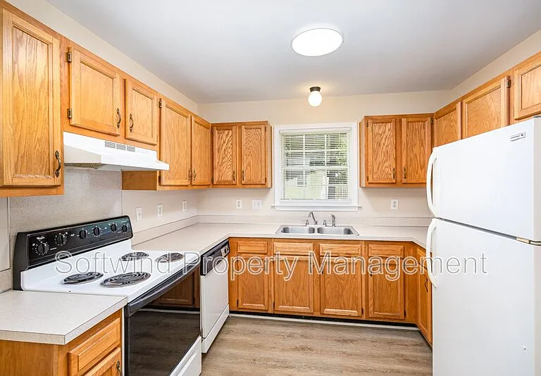 1217 Summer St — Photo 4