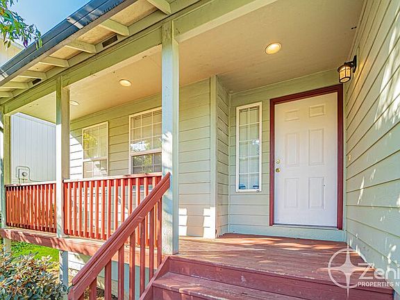 3rd image of 1208 NE 94th Pl