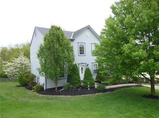 811 Emerald Dr, New Kensington, PA 15068