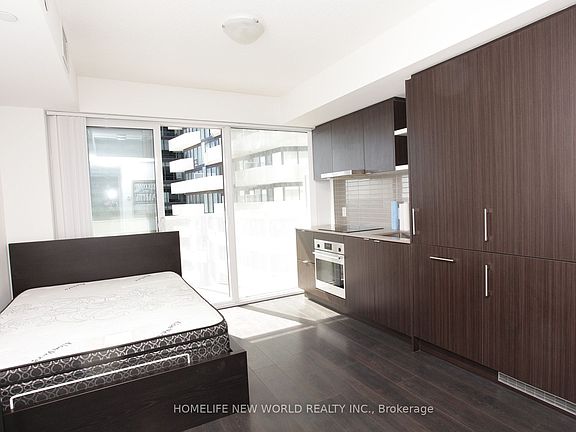 4th image of 88 Harbour St #2311