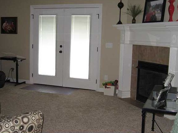 5th image of 8005 Overland Dr