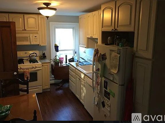 3rd image of 475 Virginia St Floor 1