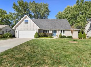 1016 SE 3rd Ter, Lees Summit, MO 64063
