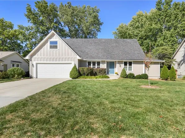 1016 SE 3rd Ter, Lees Summit, MO 64063