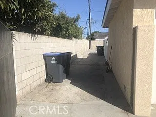 3 bed, 905 sqft, $3,200 — Photo 4
