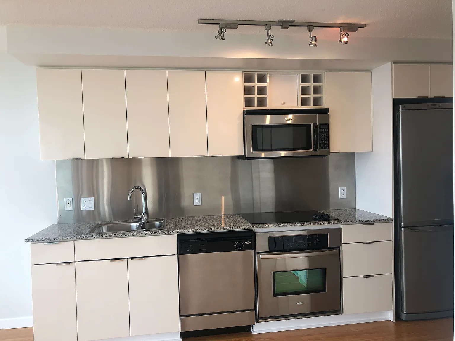 Studio, 496 sqft, $2,350 — Photo 4