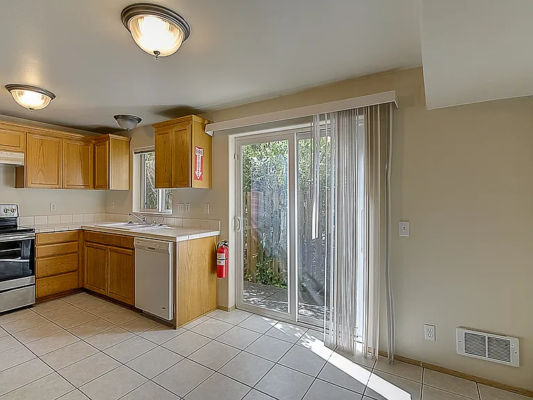 1st Fl - Kitchen/Access to Back Patio