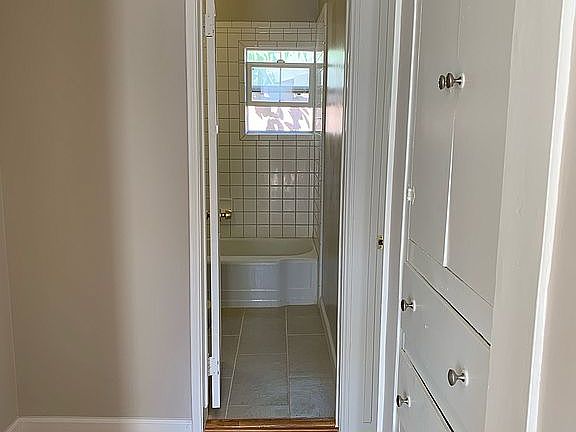 4th image of 226 S Mission Dr