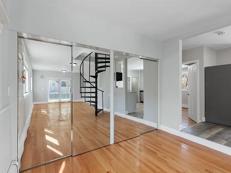 7 Hawthorne St #2 — Photo 19