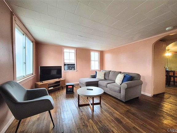 5th image of 504 Cayuga St