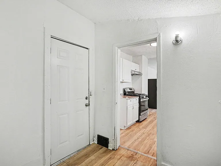 5013 S Benton Ave — Photo 4