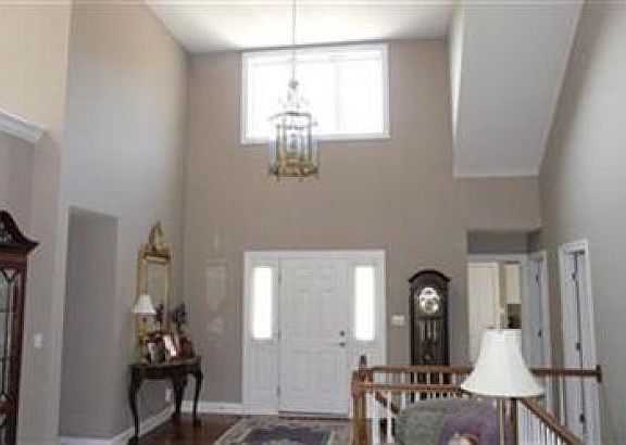Dramatic Entry with Vaulted Ceiling
