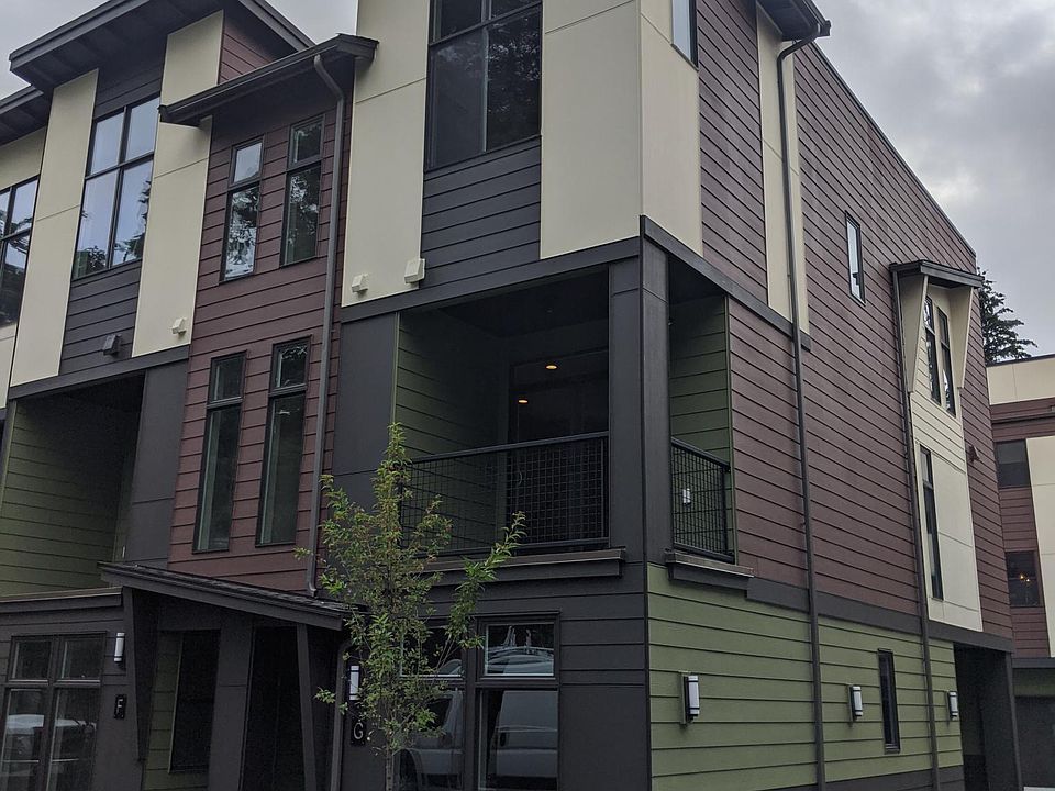 Corner unit with deck on main level