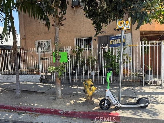 5th image of 300 E 42nd Pl