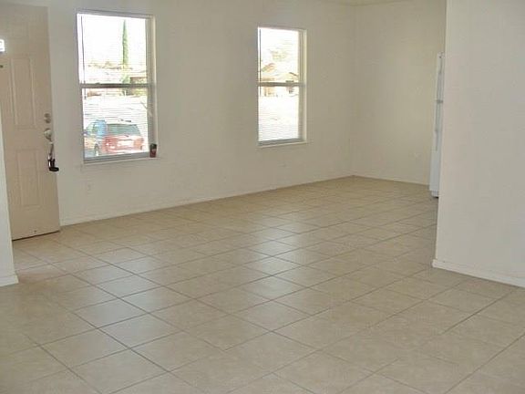3rd image of 259 Thorn Ave APT C