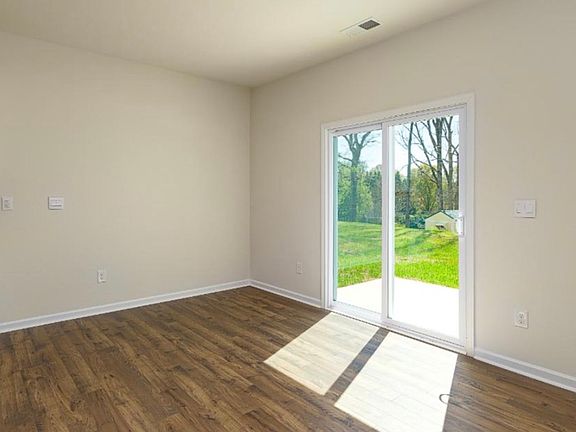 5th image of 1361 37th Avenue Ln NE