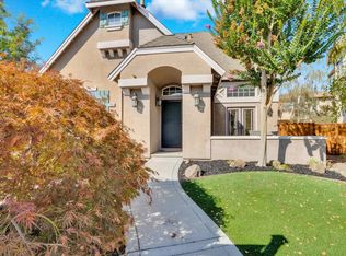 860 Lawrence Dr, Gilroy, CA 95020