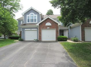 22 Cedar Grove Ct, Algonquin, IL 60102