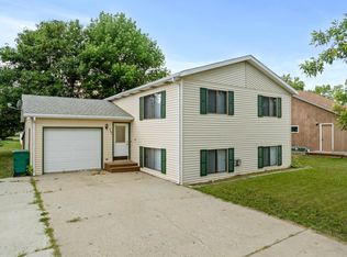 347 8th St NE, Garrison, ND 58540