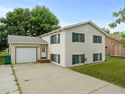 347 8th St NE, Garrison, ND, 58540