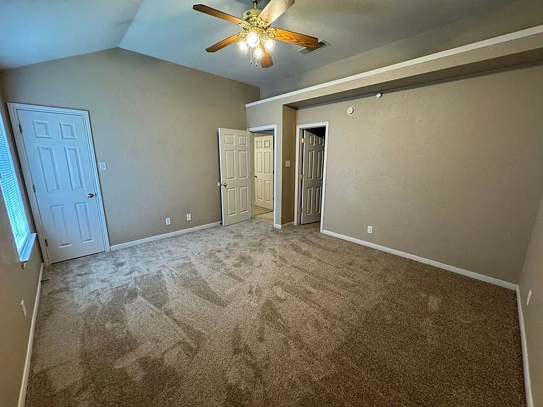 Sales--4706 John David — Photo 18