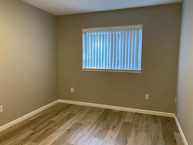 13613 SE Oatfield Rd — Photo 23