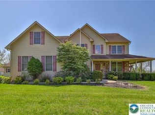 3595 Woodbyne Rd, Hellertown, PA 18055