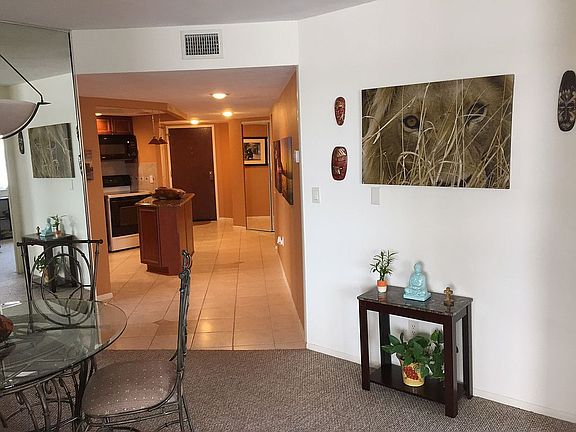 5th image of 925 N Halifax Ave APT 401