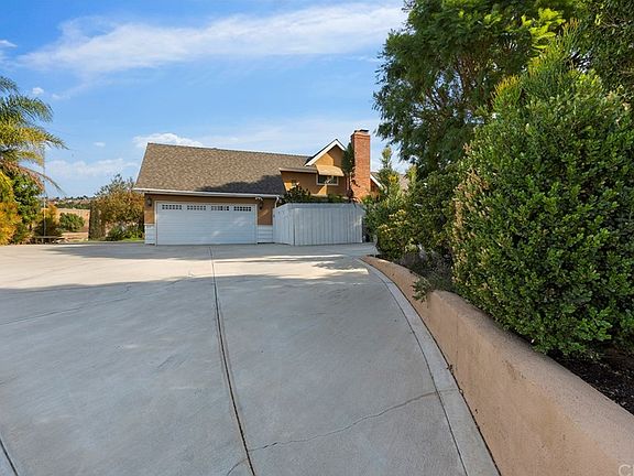 5th image of 477 Corona Ave