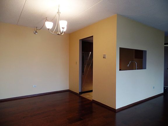 5th image of 206 W Division St APT G