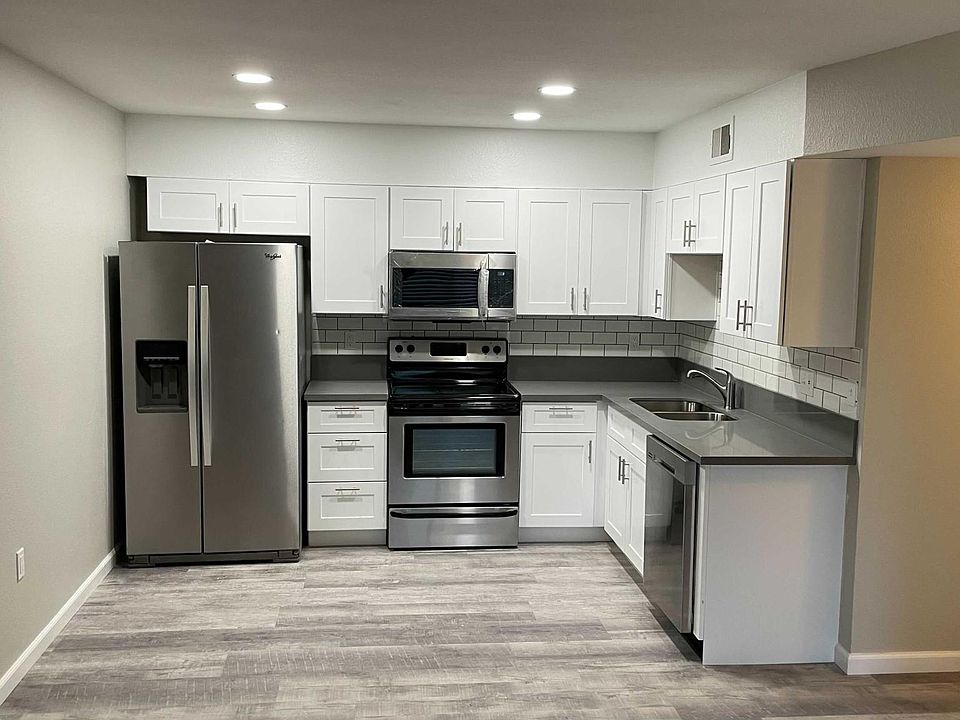 1st image of 462 E 9th Ave #4