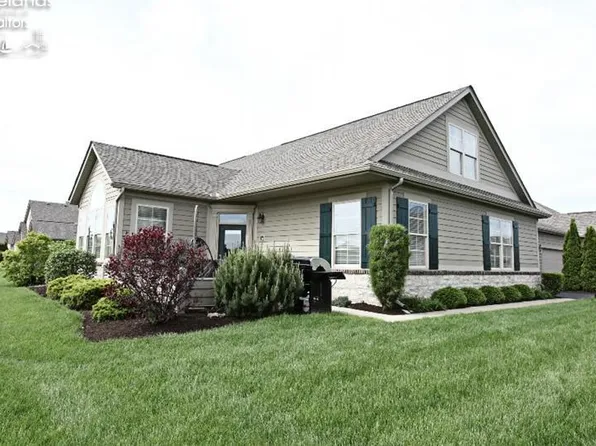 2740D Canterbury Cir, Port Clinton, OH 43452