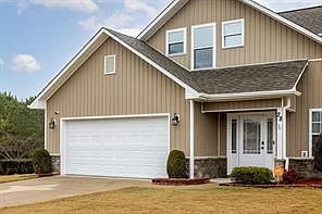 5th image of 28 Hillside Dr