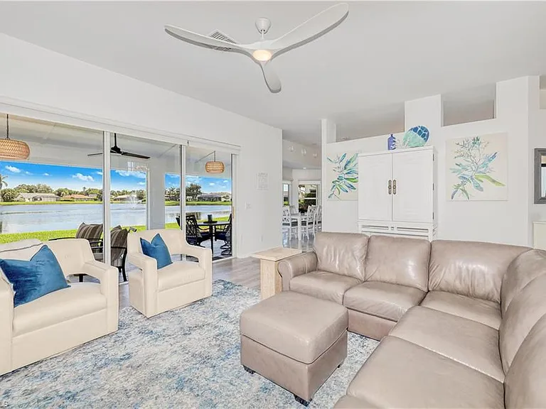 22589 Island Lakes Dr — Photo 10