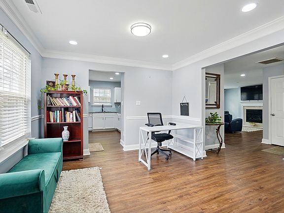 4th image of 10431 Plantain Ct