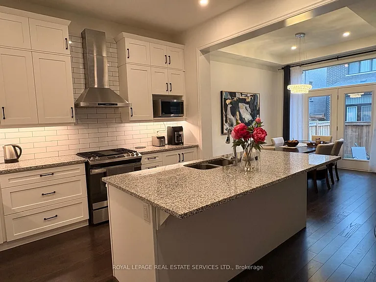 3334 Harasym Trl — Photo 10