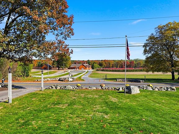 3rd image of 100 Farwell Rd